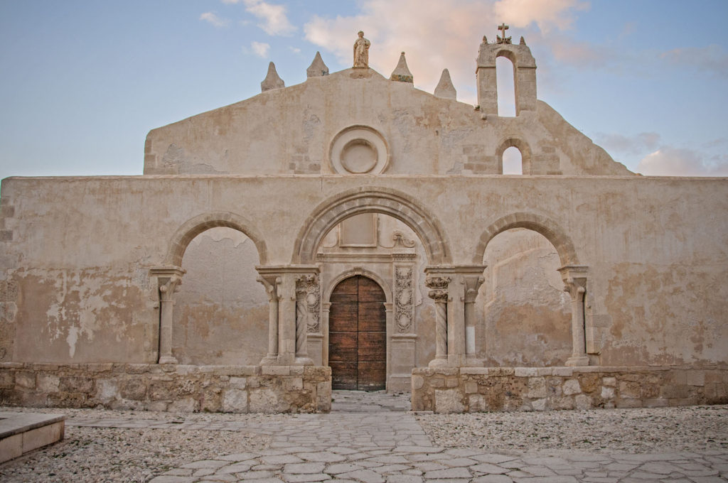 facciata chiesa san Giovanni catacombe