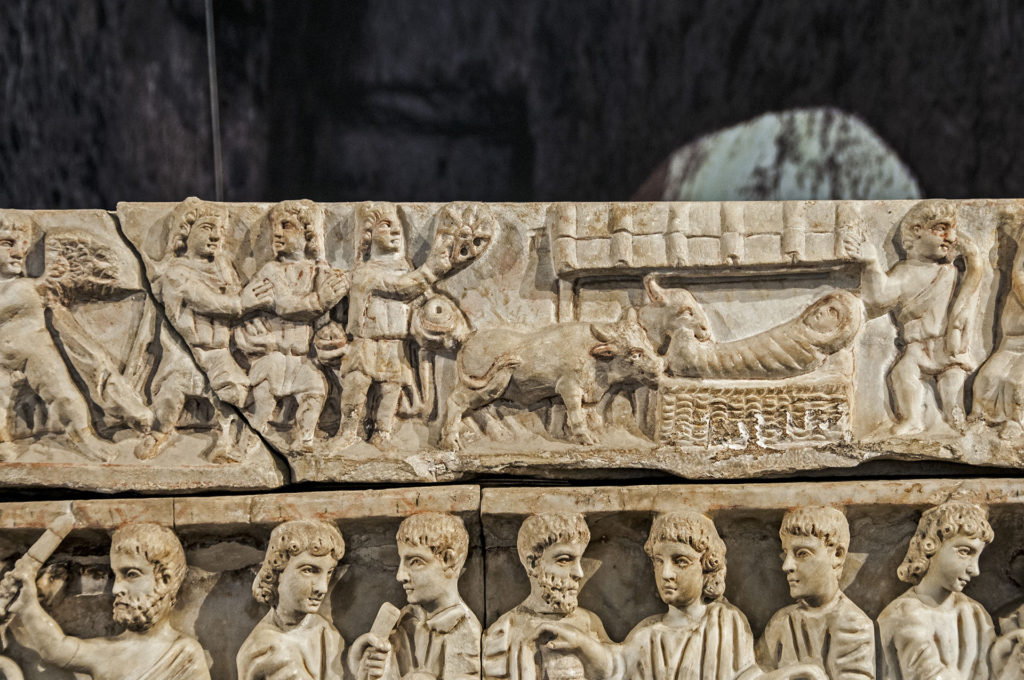 particolare Natività di Gesù sarcofago Paolo Orsi