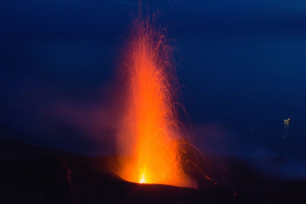 esplosione crateri stromboli