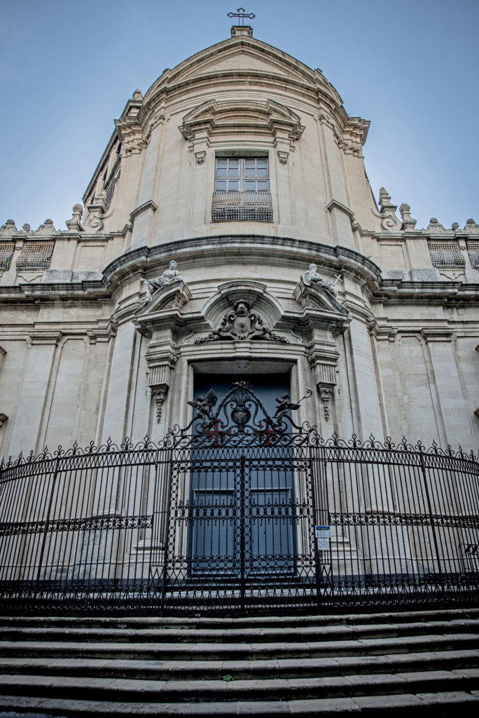 facciata chiesa frontale