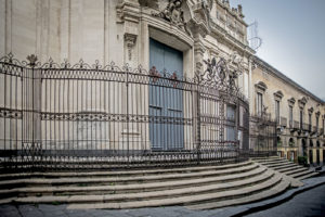 facciata chiesa laterale rigonfiamento prospetto