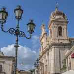 piazza Vittorio Emanuele inquadrando chiesa san Nicolò
