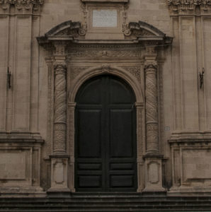 portale con dettaglio colonne