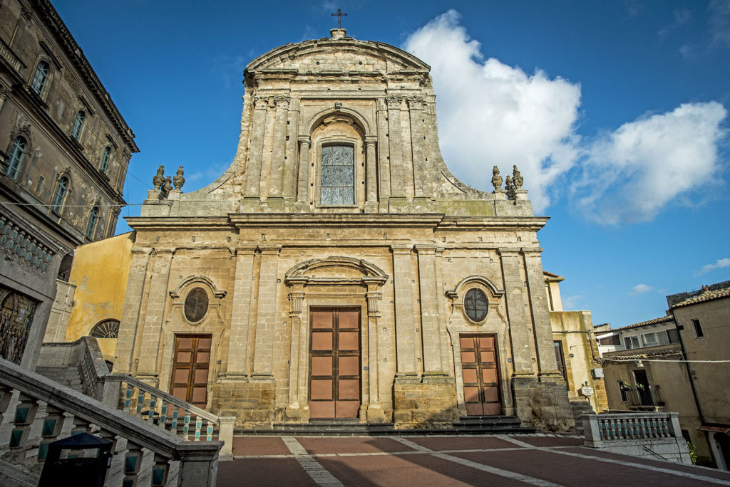 chiesa santa Maria del Monte facciata frontale