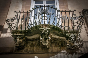 il balcone con i suonatori di flauto