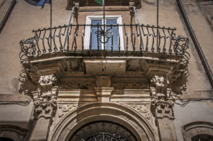 Balcone sopra il portale
