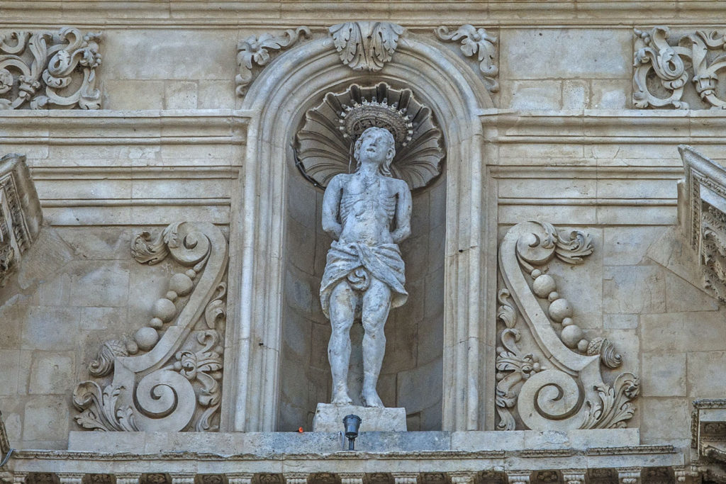 zoom statua di San Sebastiano